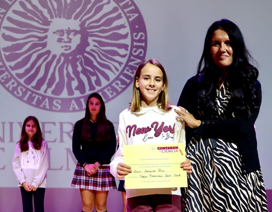 Las que contarán la Ciencia: Leía Moreno Pino, Finalista en la Fase Local de Almería, y ganadora de la Fase Final Regional.